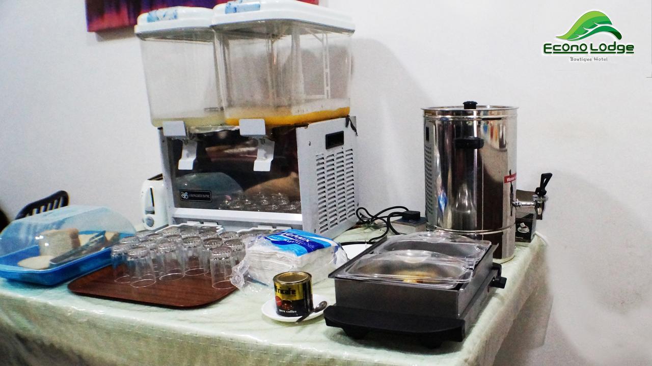 Econo Lodge Dar-es-Salaam Eksteriør bilde
